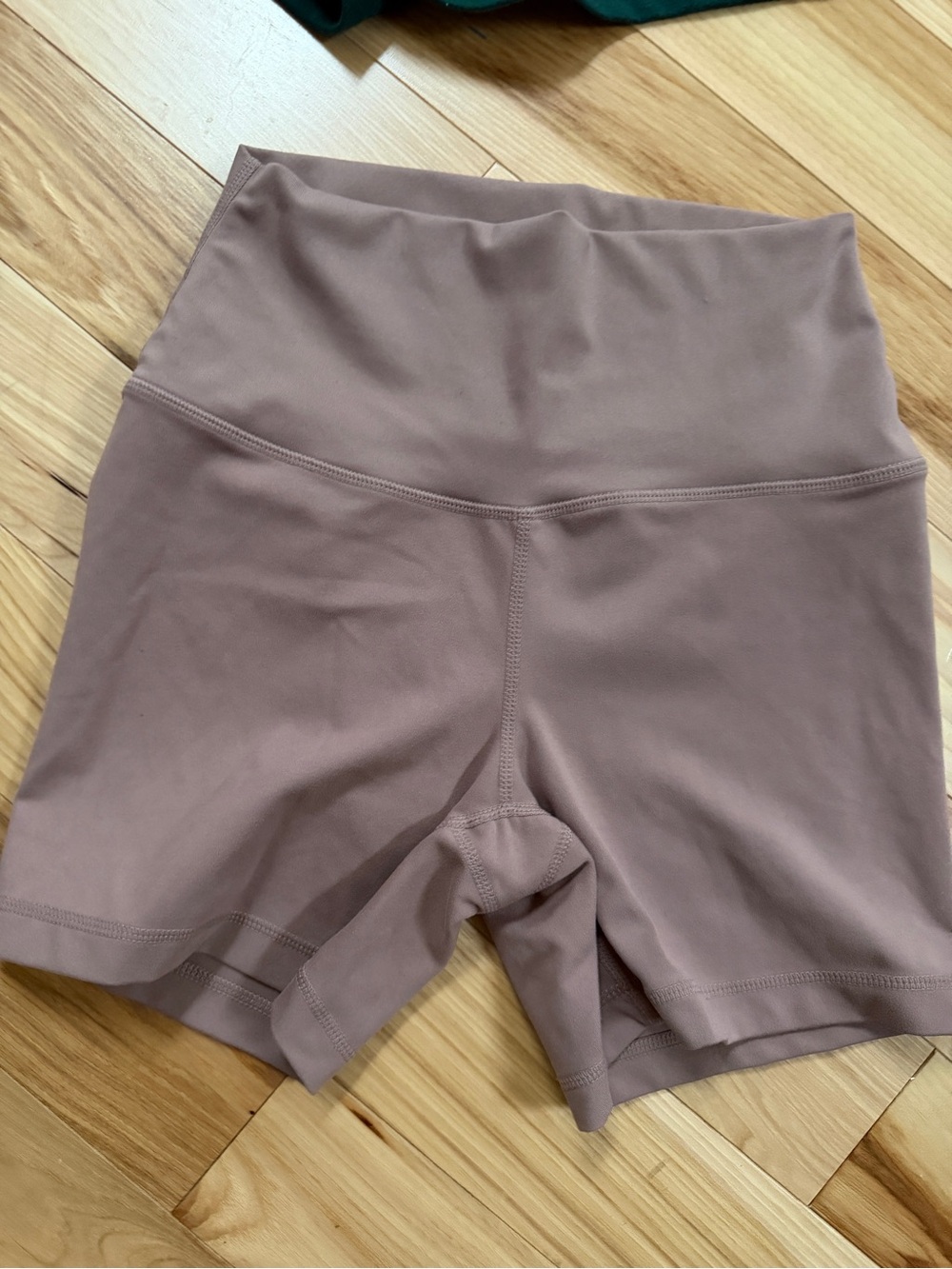 Yogalicious High-Waist Bike Shorts in Mauve Taupe